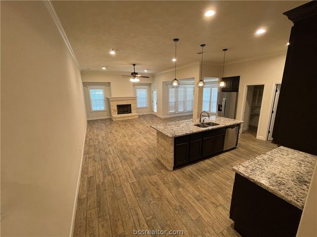 1015 Dove Run Trail, College Station, TX 77845