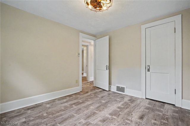 616 Tallmadge Road, Cuyahoga Falls, OH 44221