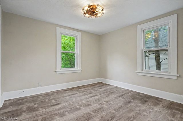 616 Tallmadge Road, Cuyahoga Falls, OH 44221
