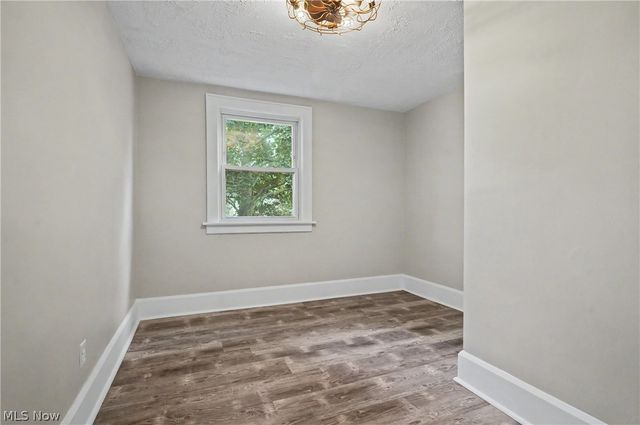616 Tallmadge Road, Cuyahoga Falls, OH 44221