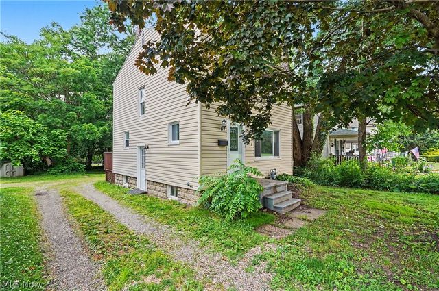 616 Tallmadge Road, Cuyahoga Falls, OH 44221