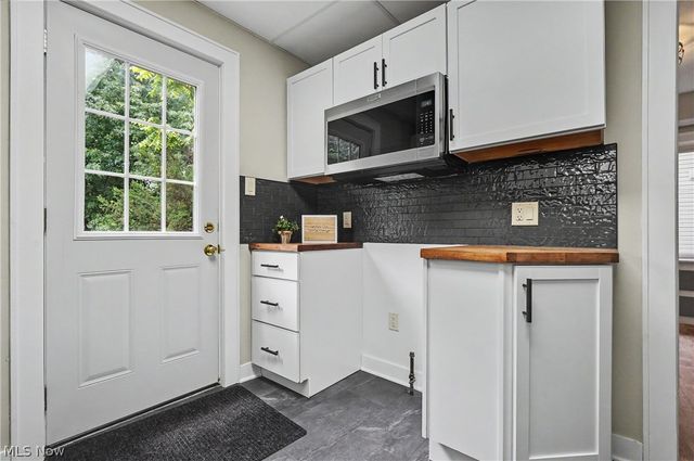 616 Tallmadge Road, Cuyahoga Falls, OH 44221