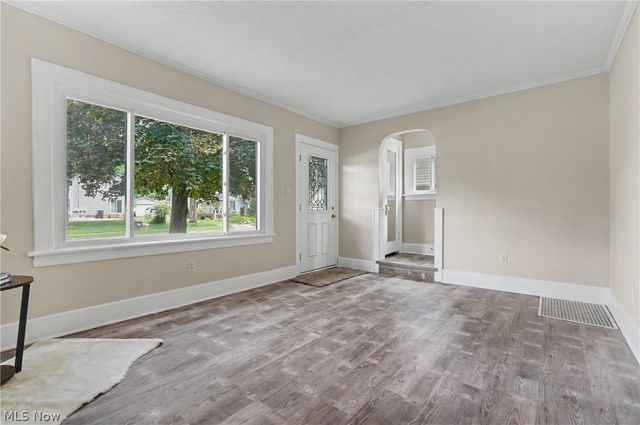 616 Tallmadge Road, Cuyahoga Falls, OH 44221