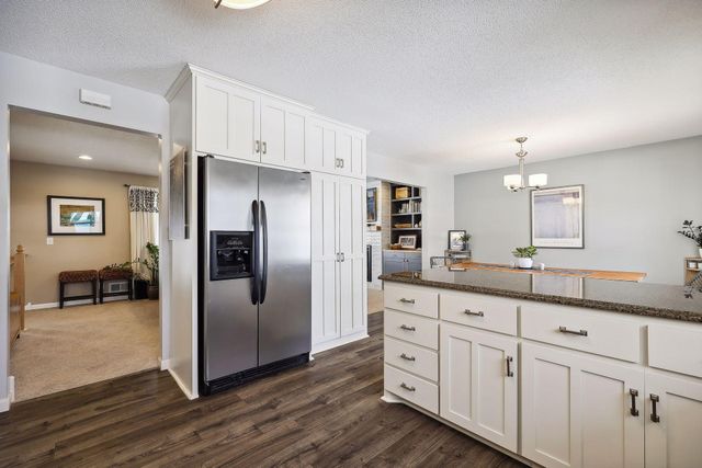 16405 5th Avenue N, Plymouth, MN 55447