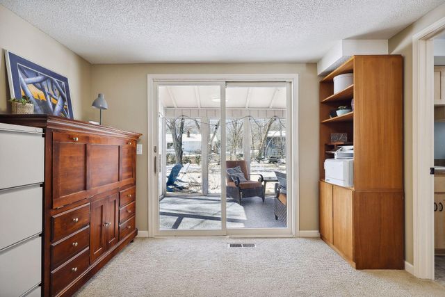 16405 5th Avenue N, Plymouth, MN 55447