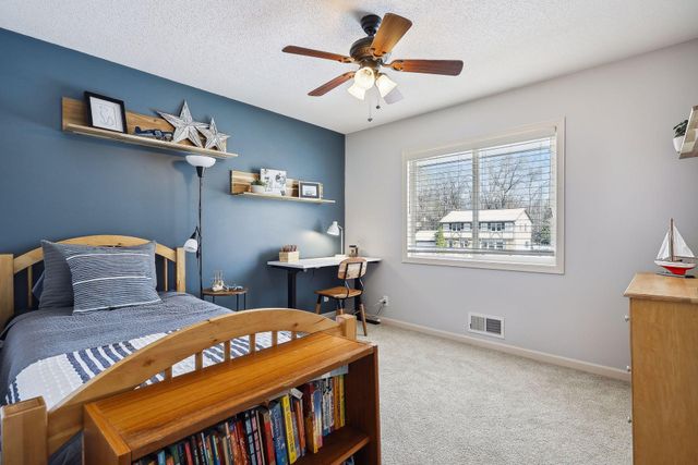 16405 5th Avenue N, Plymouth, MN 55447