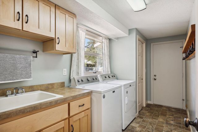 16405 5th Avenue N, Plymouth, MN 55447