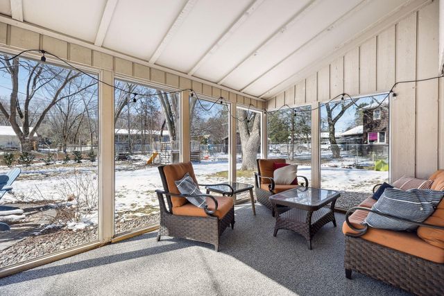 16405 5th Avenue N, Plymouth, MN 55447