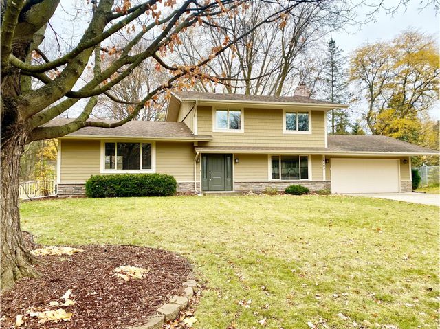 16405 5th Avenue N, Plymouth, MN 55447