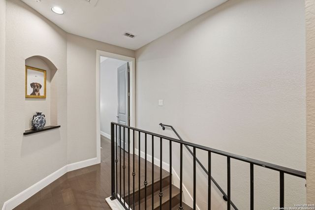 219 E Melrose Dr B, Olmos Park, TX 78212