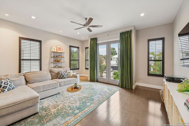 219 E Melrose Dr B, Olmos Park, TX 78212