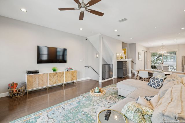 219 E Melrose Dr B, Olmos Park, TX 78212