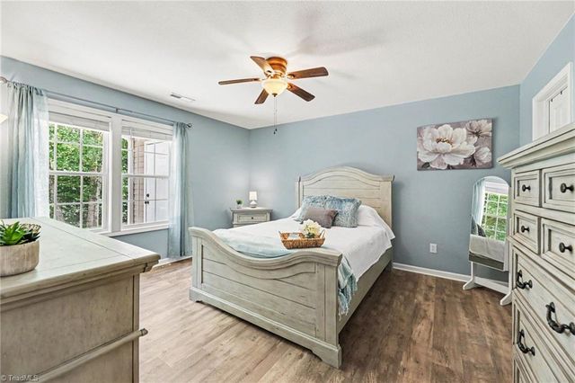 3876 Hanley Way, Walkertown, NC 27051