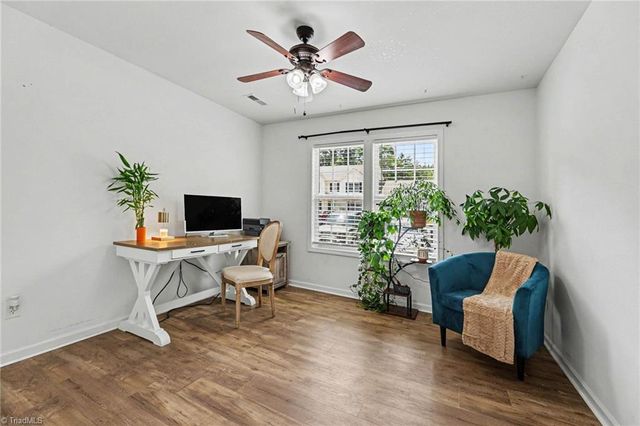 3876 Hanley Way, Walkertown, NC 27051