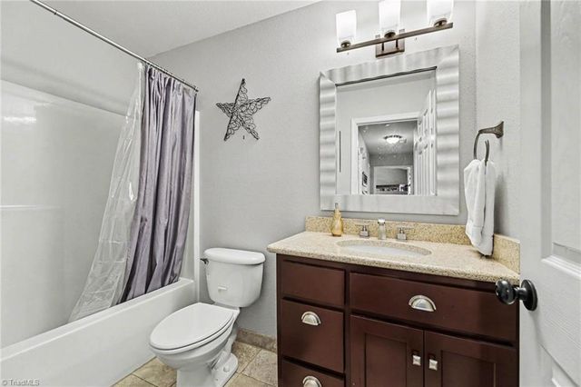 3876 Hanley Way, Walkertown, NC 27051
