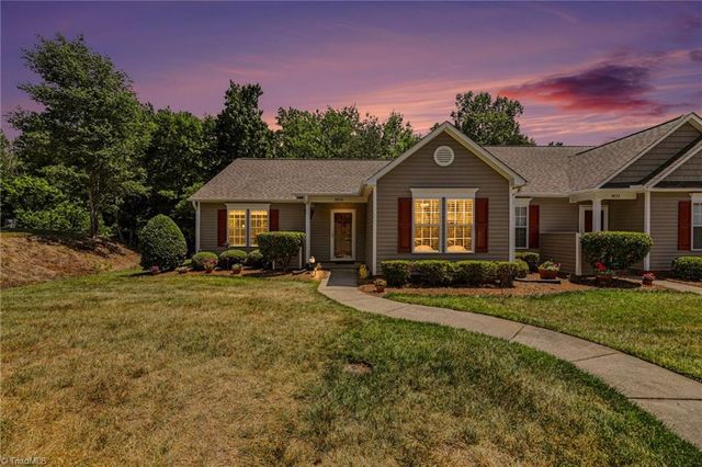 3876 Hanley Way, Walkertown, NC 27051