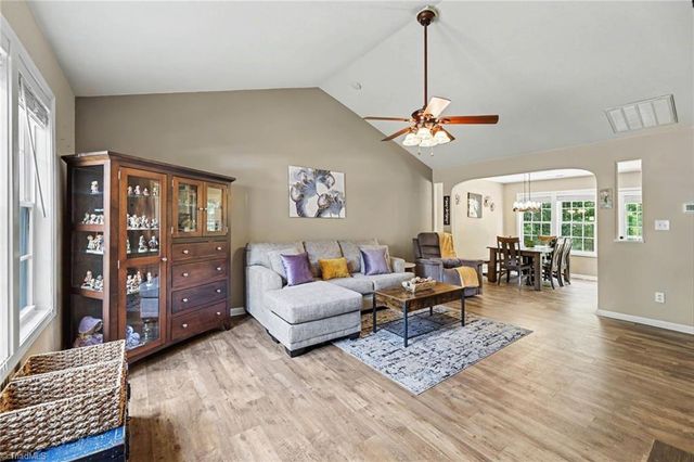 3876 Hanley Way, Walkertown, NC 27051