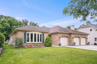 142 Elizabeth Court, Wood Dale, IL 60191