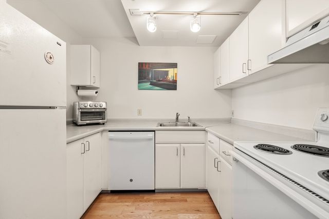 15 River Street 707, Boston, MA 02108