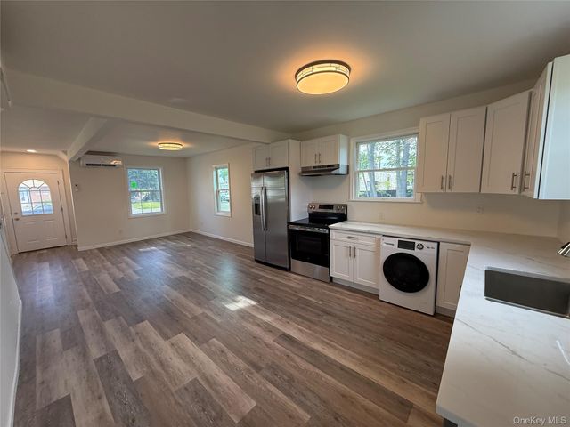 1599 3rd Street, West Babylon, NY 11704