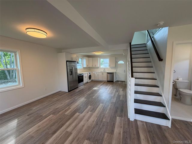 1599 3rd Street, West Babylon, NY 11704