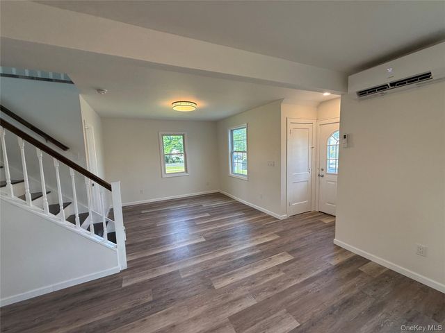 1599 3rd Street, West Babylon, NY 11704