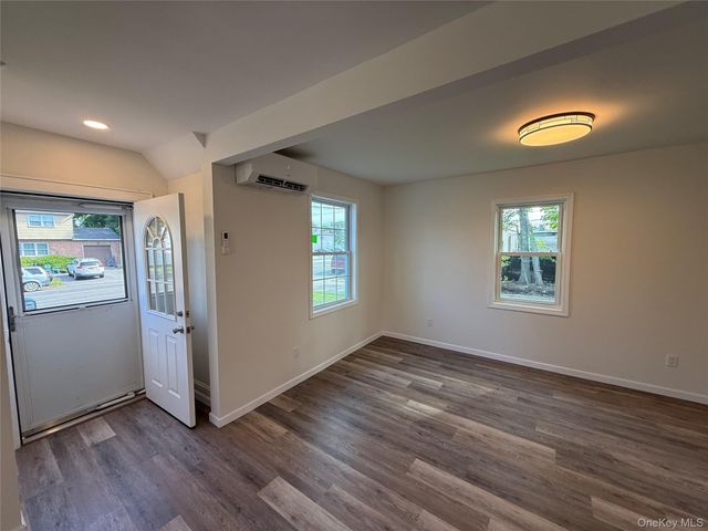 1599 3rd Street, West Babylon, NY 11704