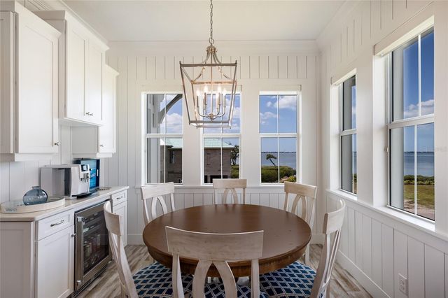 318 COMPASS POINT DRIVE 202, Bradenton, FL 34209