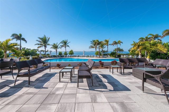 318 COMPASS POINT DRIVE 202, Bradenton, FL 34209