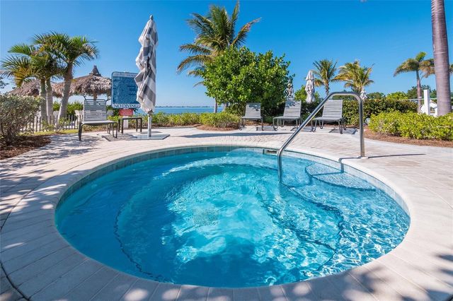 318 COMPASS POINT DRIVE 202, Bradenton, FL 34209