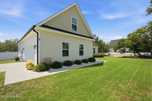 901 Nicklaus Road, Boiling Spring Lakes, NC 28461