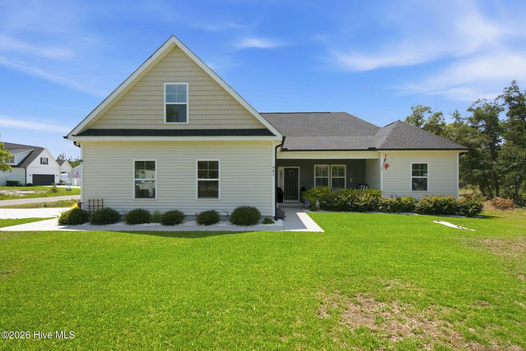 901 Nicklaus Road, Boiling Spring Lakes, NC 28461