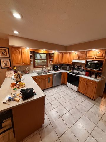 1070 Winston Lane, Tipp City, OH 45371