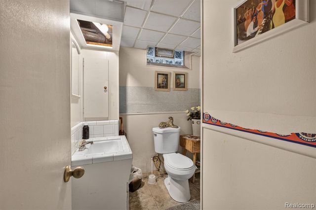 25126 W Chicago, Redford, MI 48239