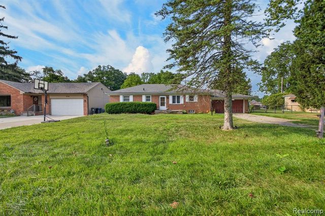 25126 W Chicago, Redford, MI 48239