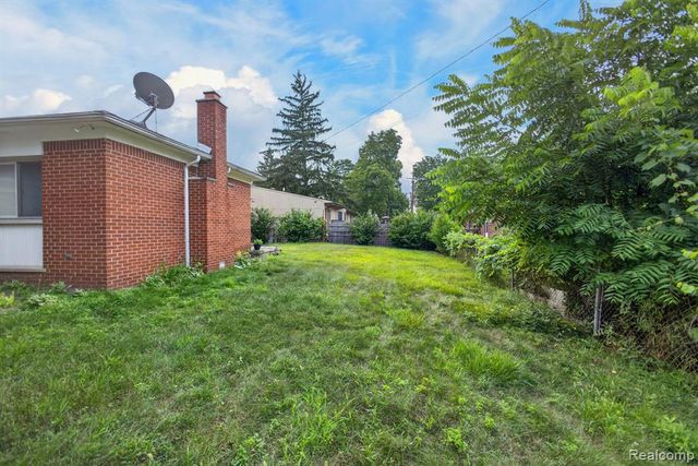 25126 W Chicago, Redford, MI 48239