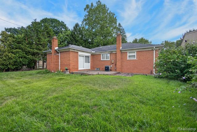 25126 W Chicago, Redford, MI 48239