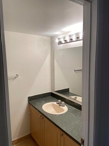605 S Pine Island Road 401a, Plantation, FL 33324