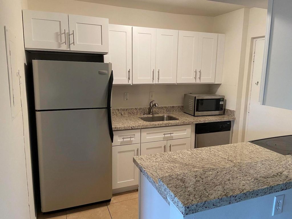 605 S Pine Island Road 401a, Plantation, FL 33324