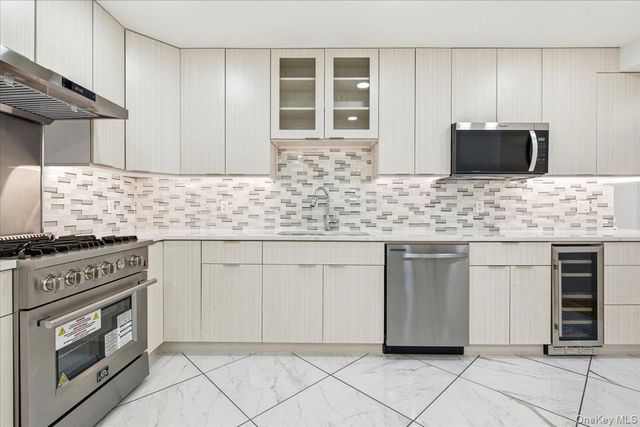 72-11 110th Street 1B, Forest Hills, NY 11375