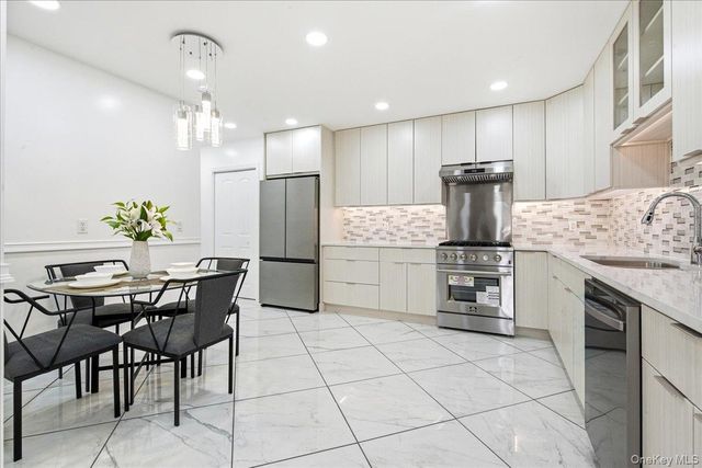 72-11 110th Street 1B, Forest Hills, NY 11375