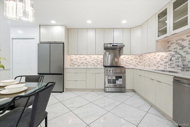72-11 110th Street 1B, Forest Hills, NY 11375
