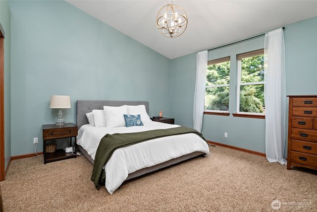 2851 SW Berwick Drive, Oak Harbor, WA 98277