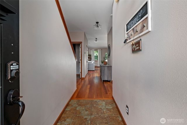 2851 SW Berwick Drive, Oak Harbor, WA 98277
