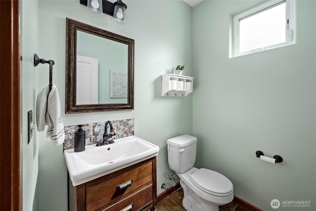 2851 SW Berwick Drive, Oak Harbor, WA 98277