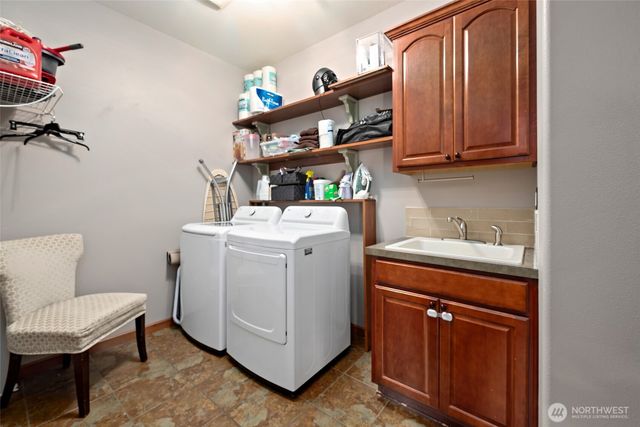 2851 SW Berwick Drive, Oak Harbor, WA 98277