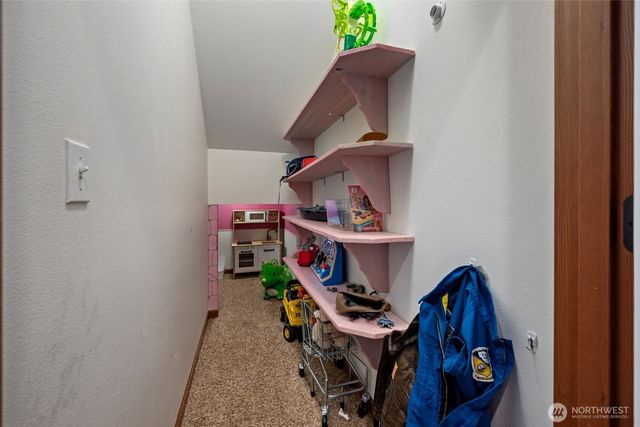 2851 SW Berwick Drive, Oak Harbor, WA 98277