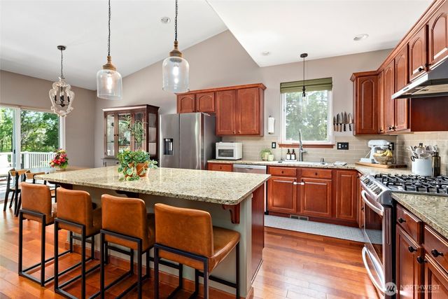 2851 SW Berwick Drive, Oak Harbor, WA 98277