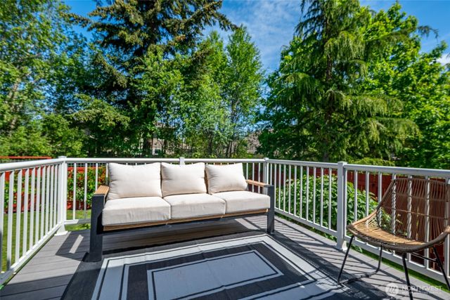 2851 SW Berwick Drive, Oak Harbor, WA 98277