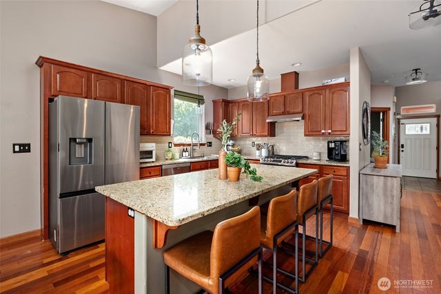 2851 SW Berwick Drive, Oak Harbor, WA 98277